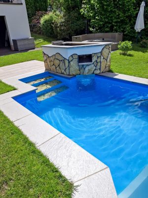 pool_treppe